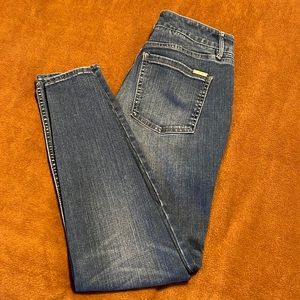 White House Black Market- High rise sculpt womens skinny jeans in size 8P.